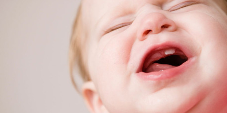jouet dentition pour bebe bio rafraichissant rose mauve main 3 mois